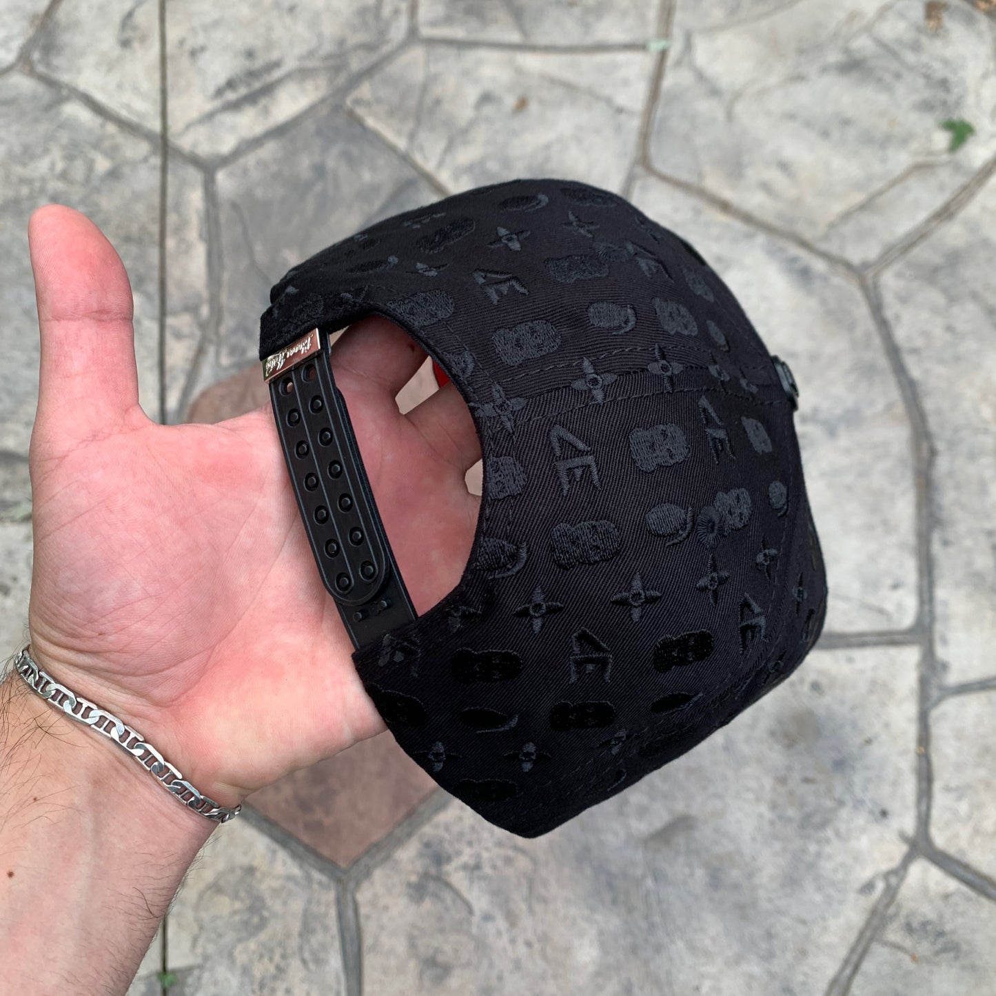 El Makabelico SnapBack