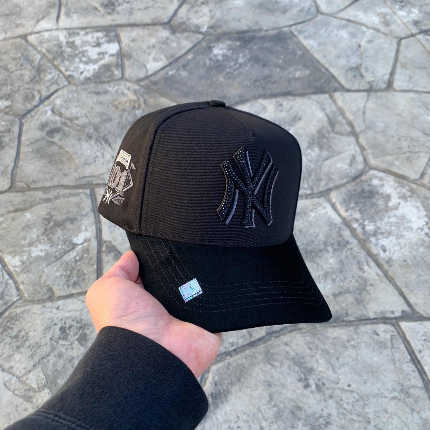 New Y All Black