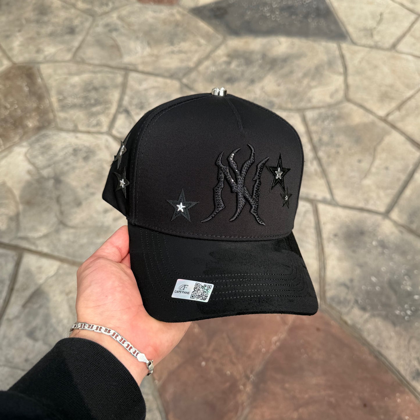 N CAPS FANS STAR BLACK