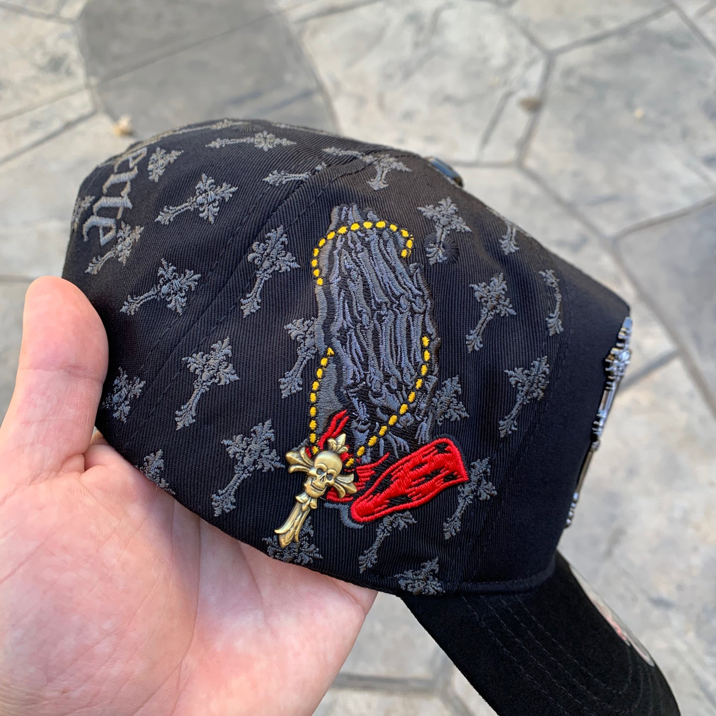 LA SANTA SENTADA - CHAVA HATS