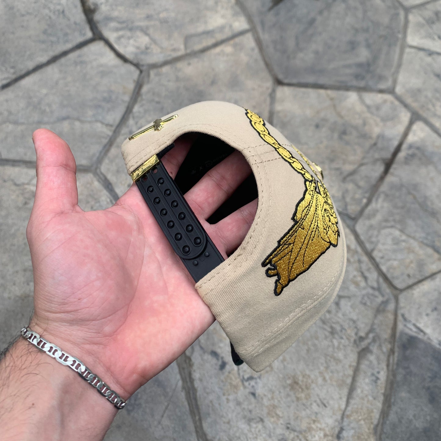 San Judas Letras Droval x Chava Hats BEIGE