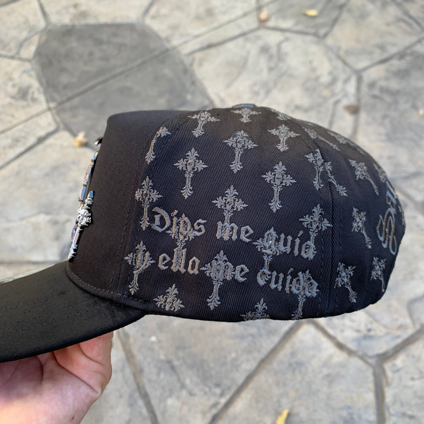 LA SANTA SENTADA - CHAVA HATS